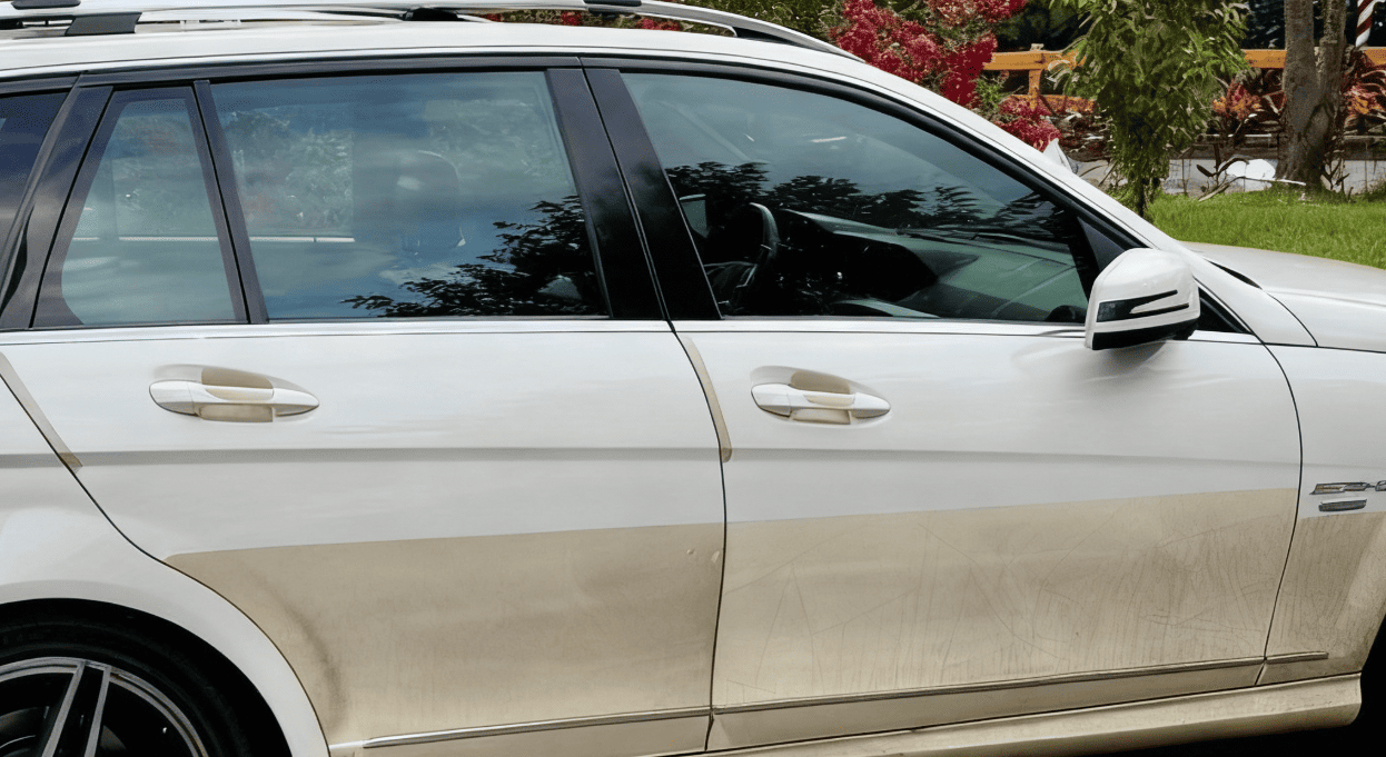 保護膜殘膠與黃變風險示意